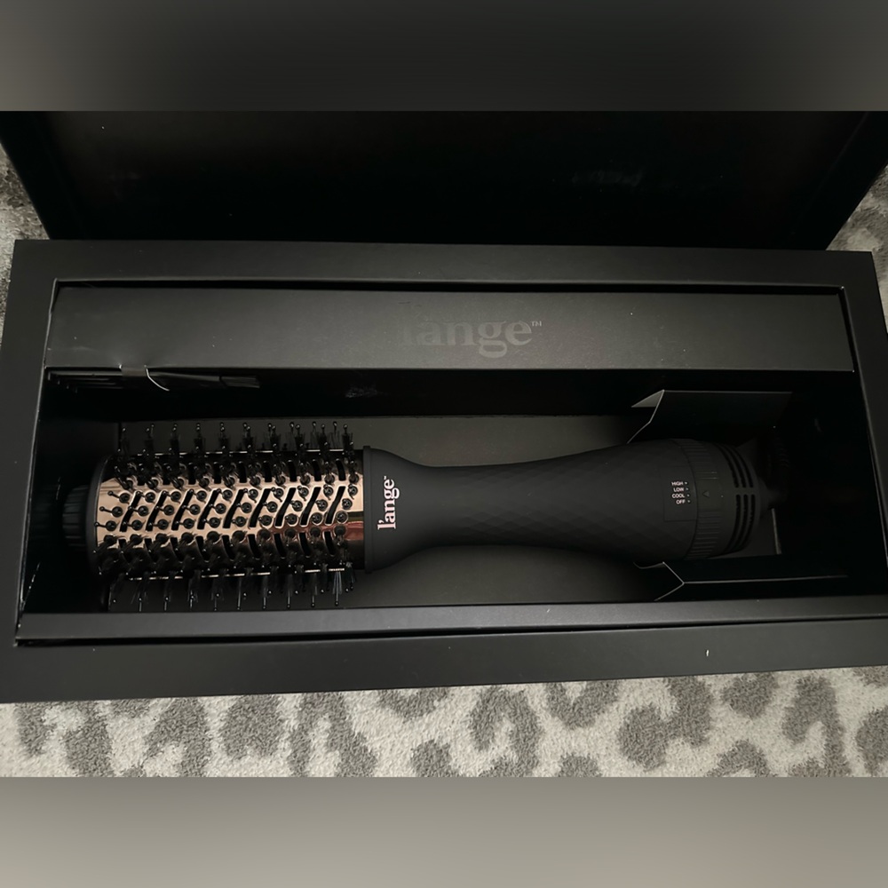 NIB Lange le volume 2-in-1 volumizing brush dryer